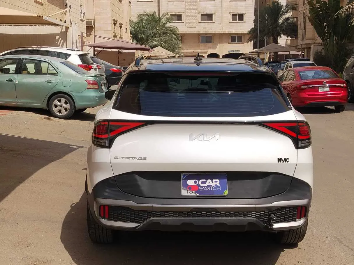 Car image 6