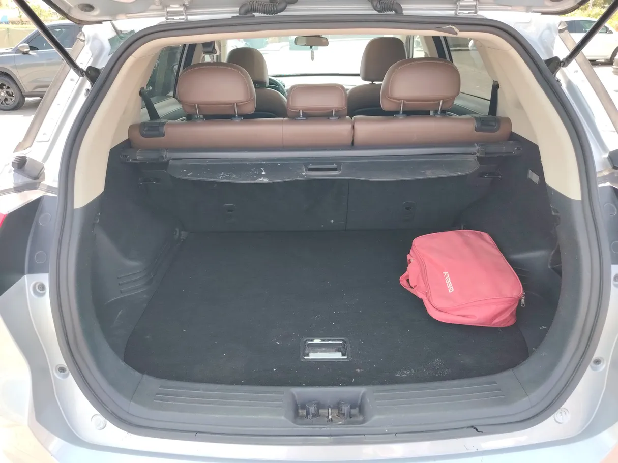 Car image 24