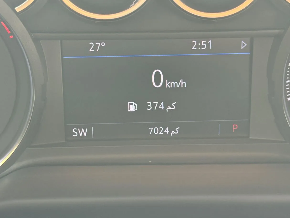 Car image 19
