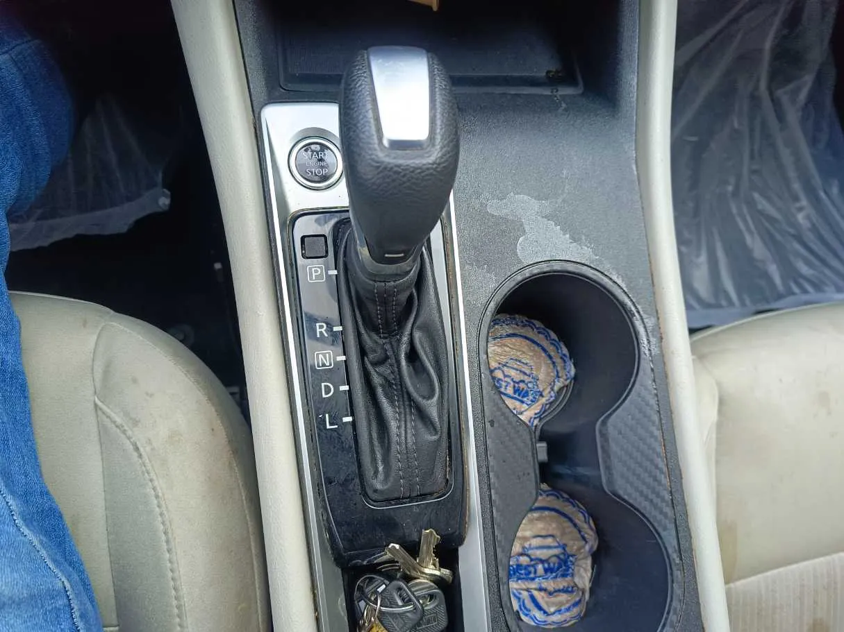 Car image 18
