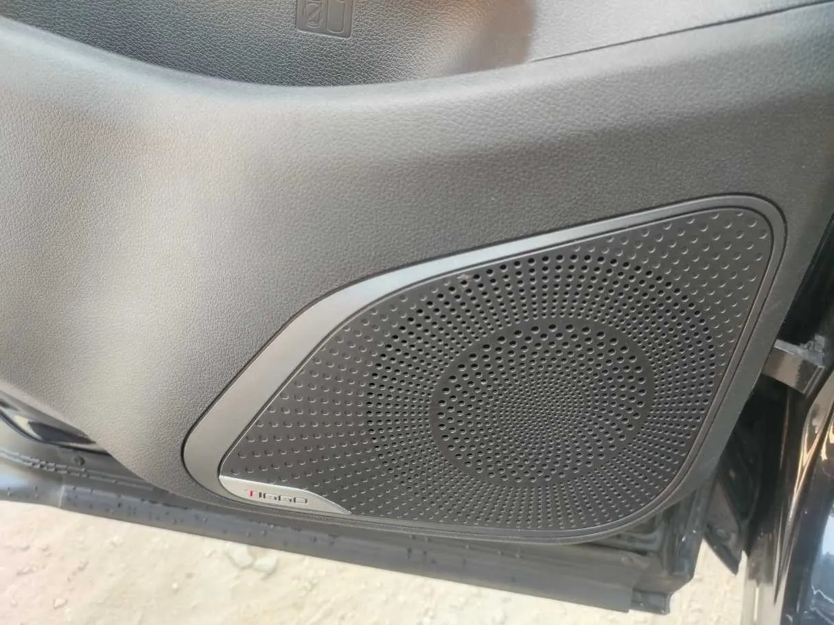Car image 37