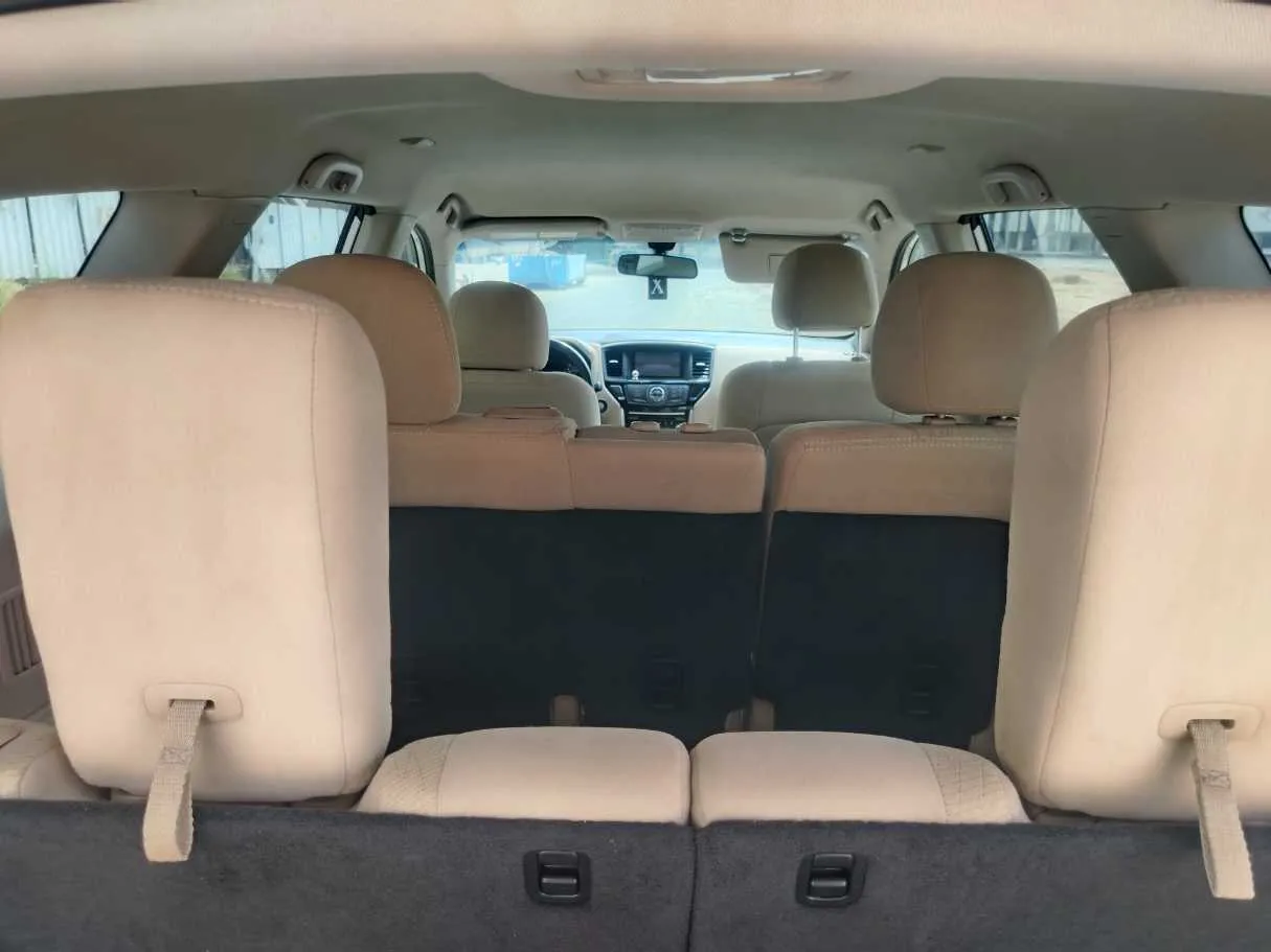 Car image 37