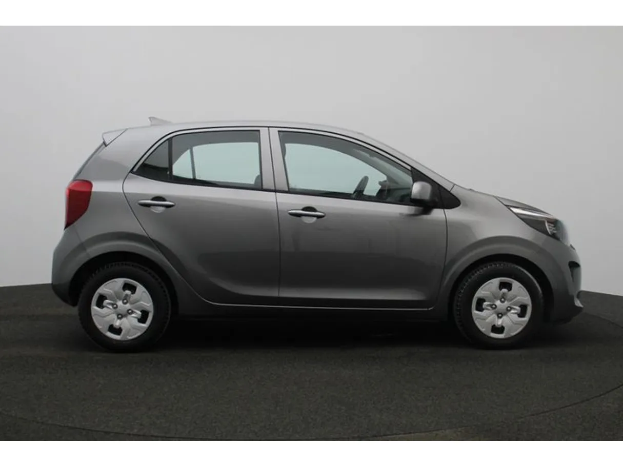Car image 13
