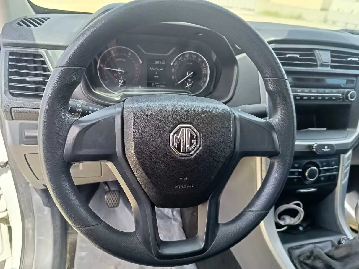 Car image 23