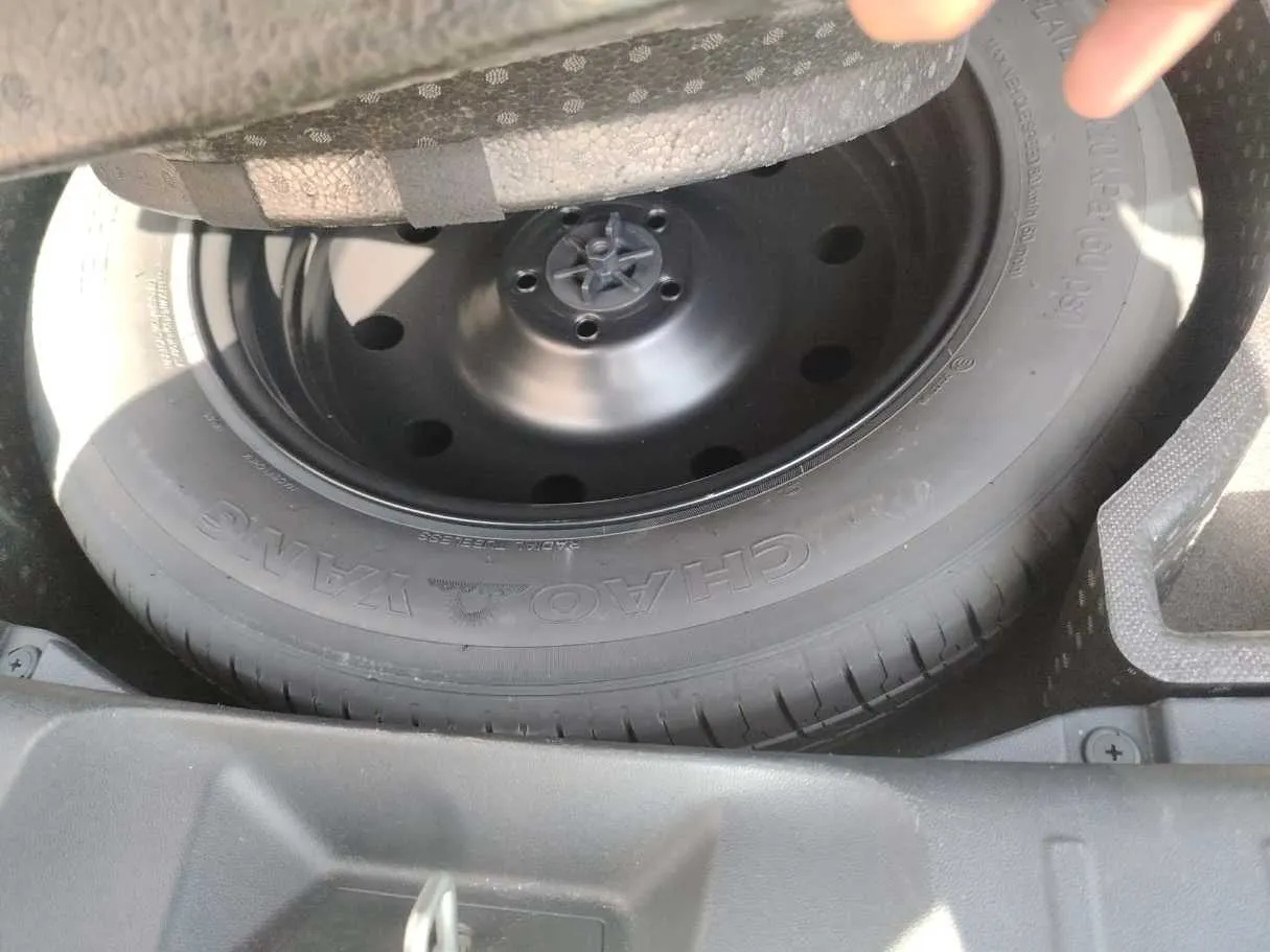 Car image 46