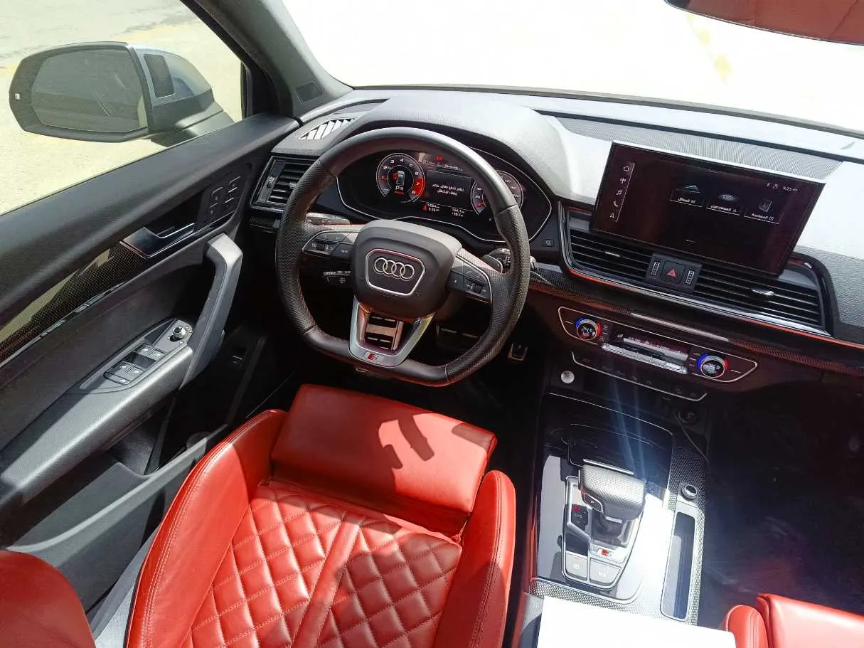 Car image 24