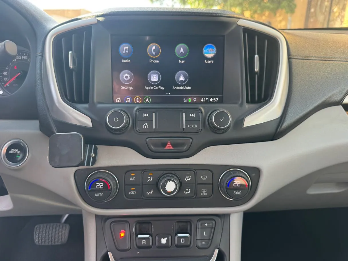 Car image 15
