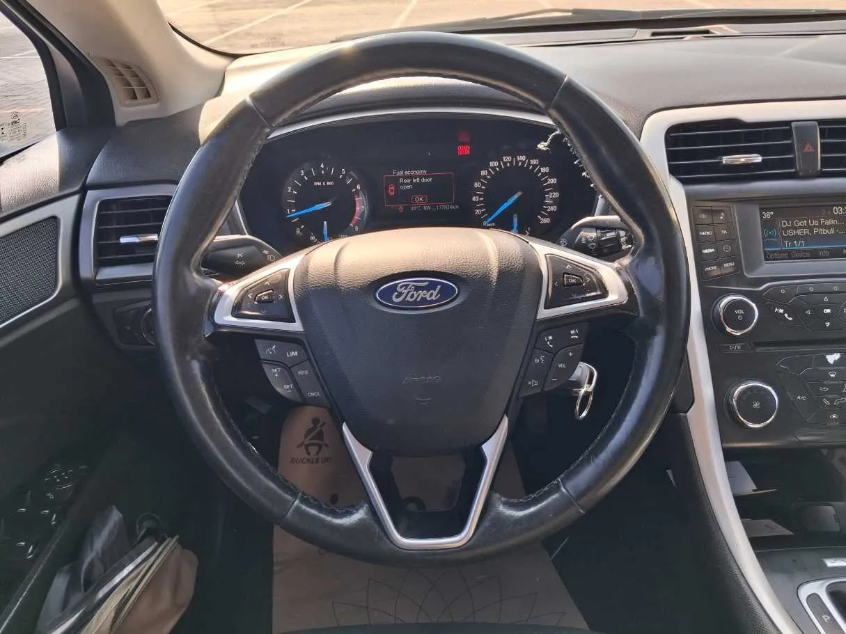 Car image 16
