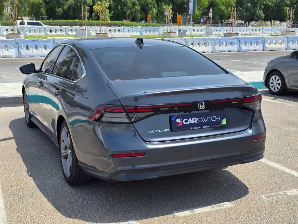 Car image 7