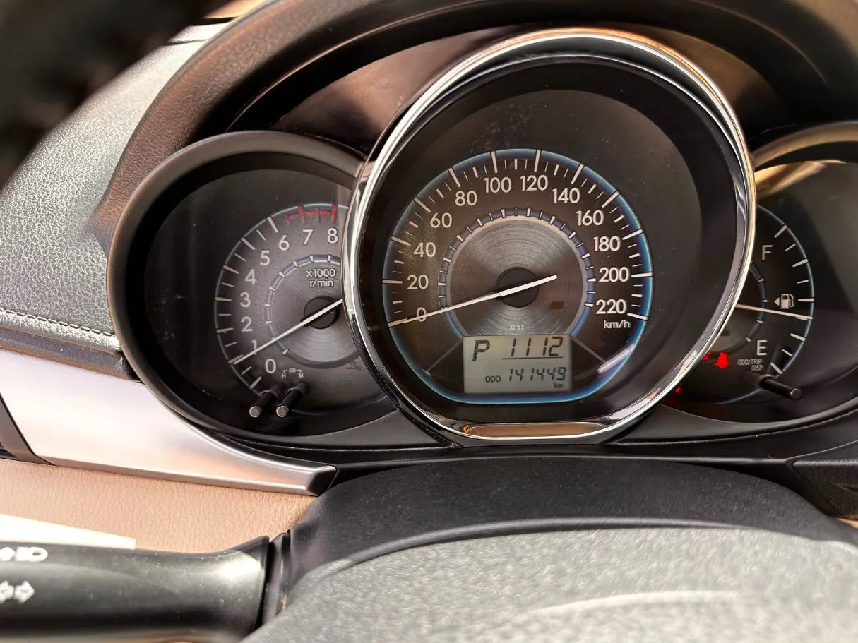 Car image 19