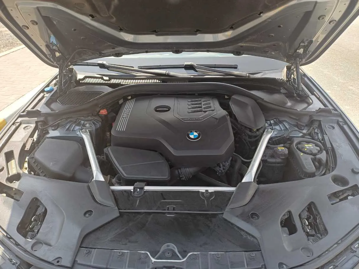 Car image 25