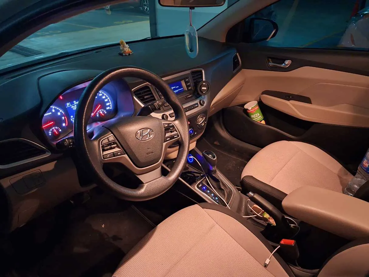 Car image 7