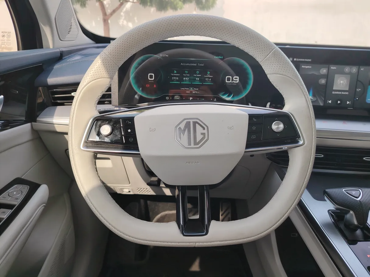Car image 21