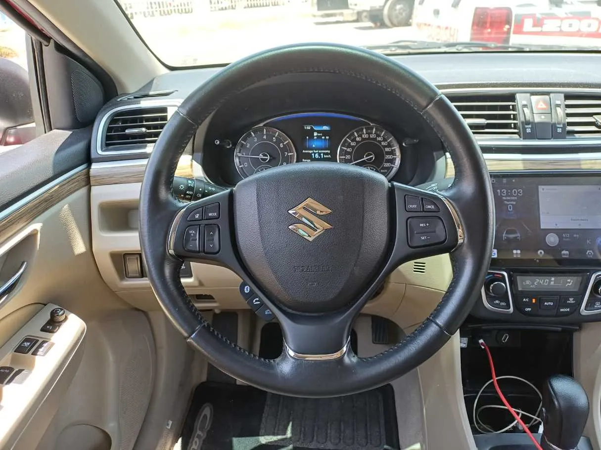 Car image 13