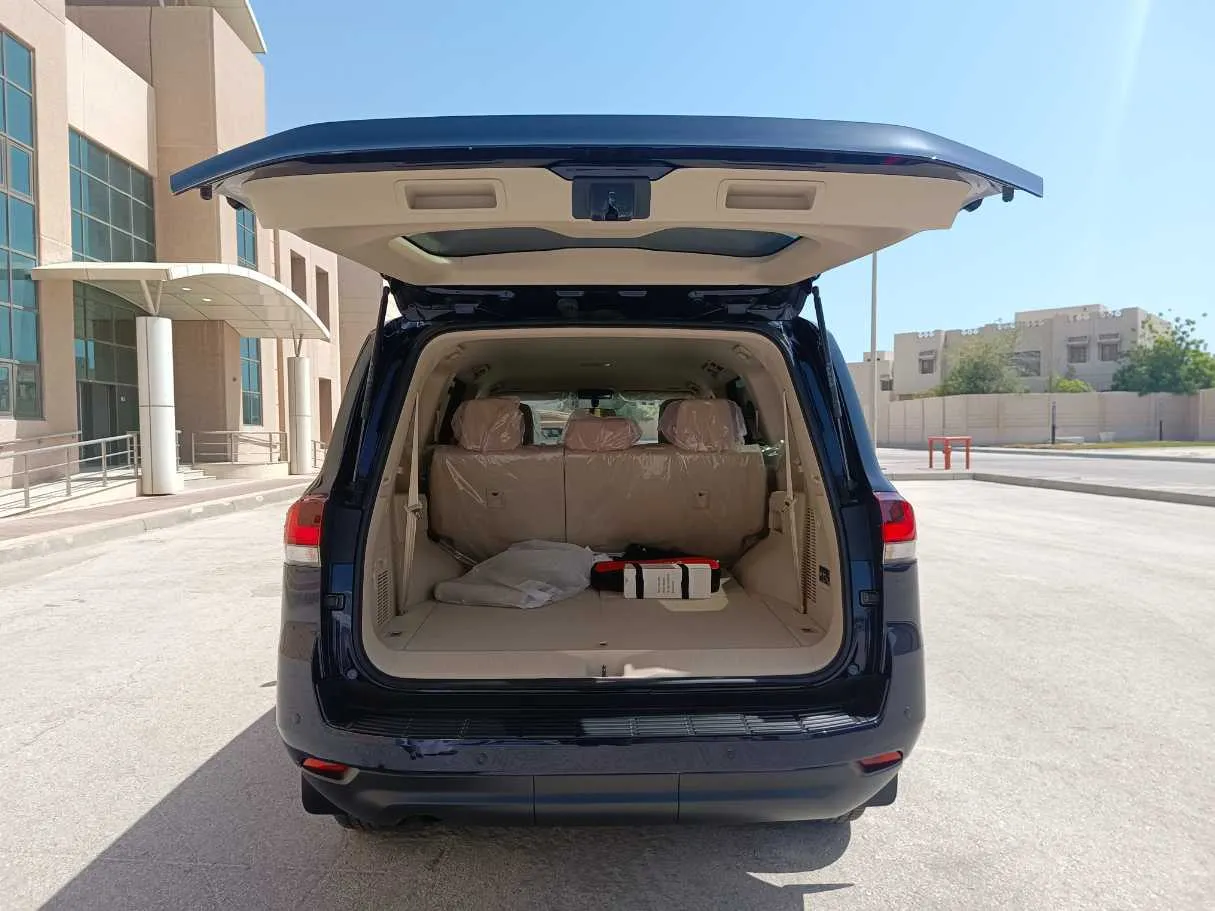 Car image 30
