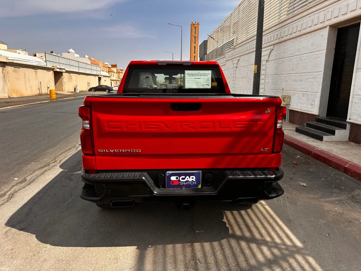 Car image 6