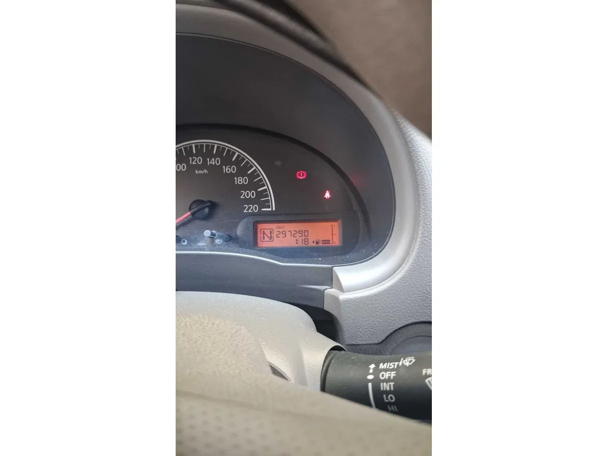Car image 18