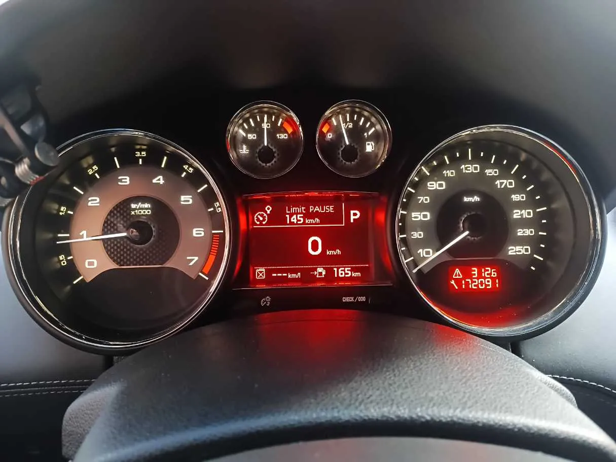 Car image 20