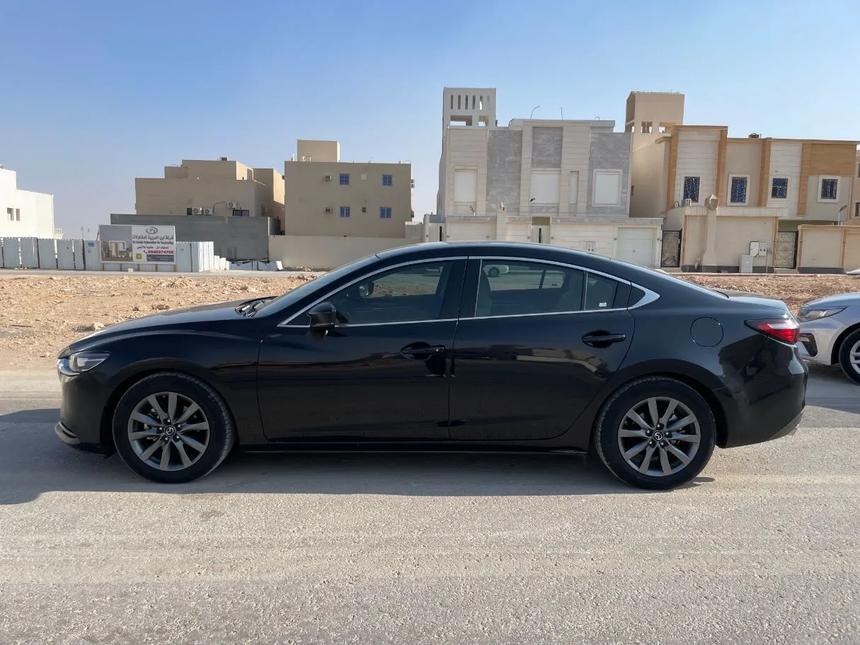 Car image 8