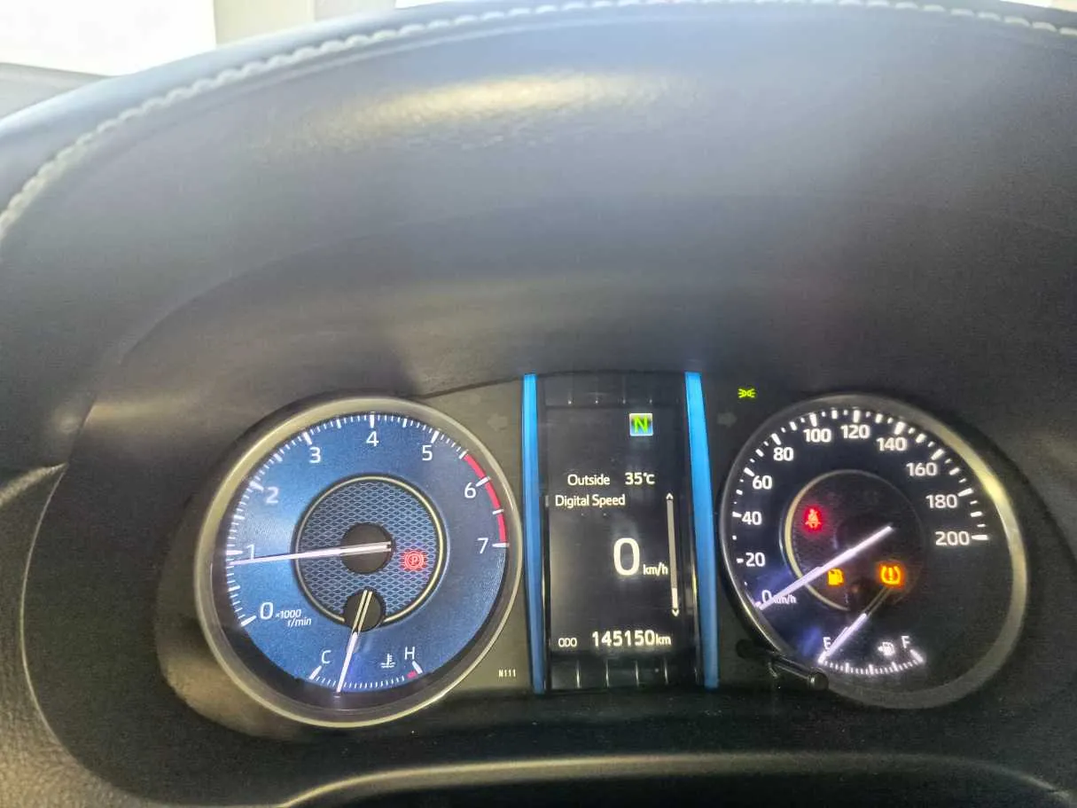 Car image 26