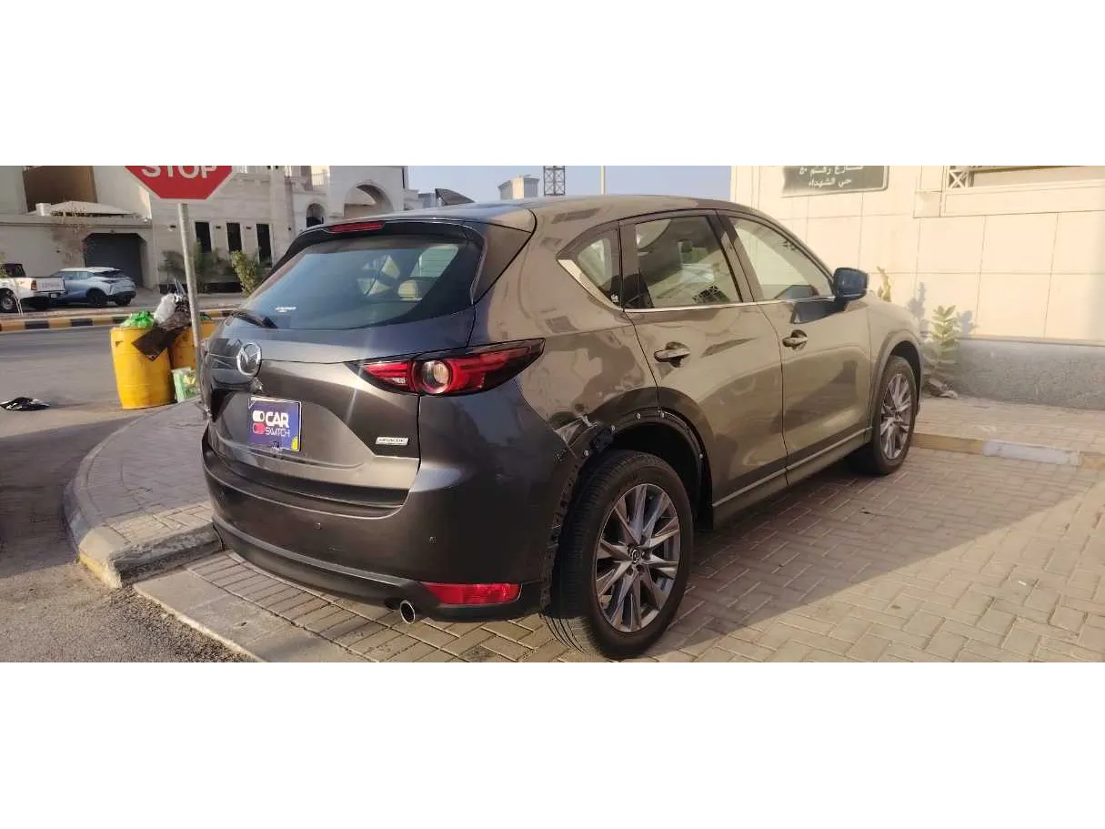 Car image 5