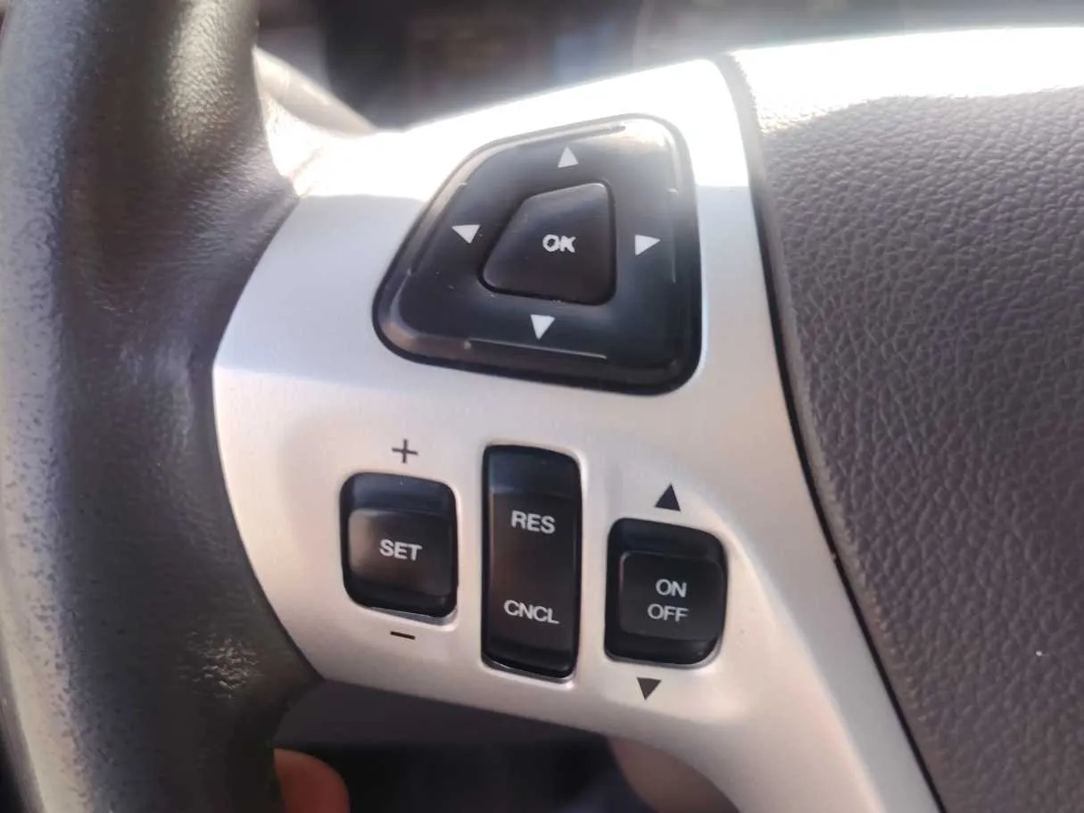 Car image 27