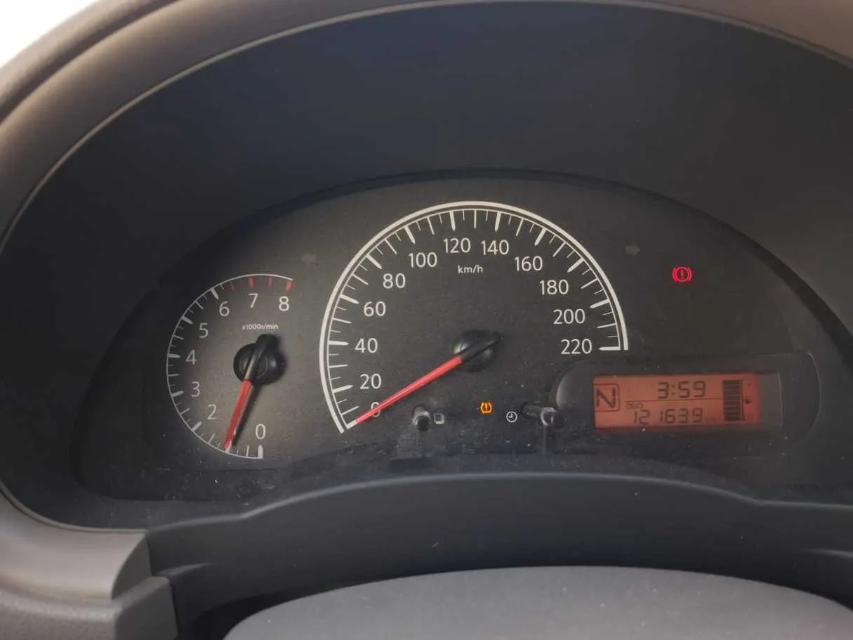 Car image 13