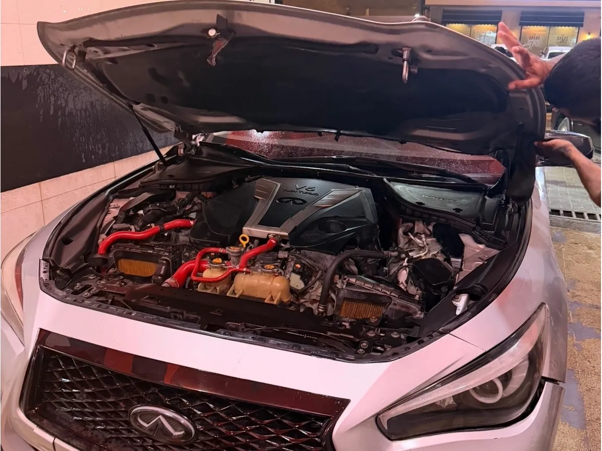 Car image 8