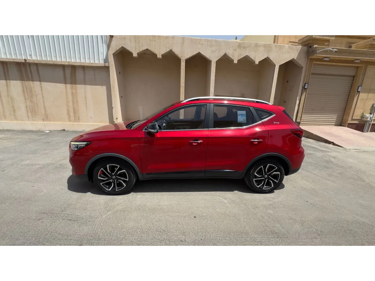 Car image 8