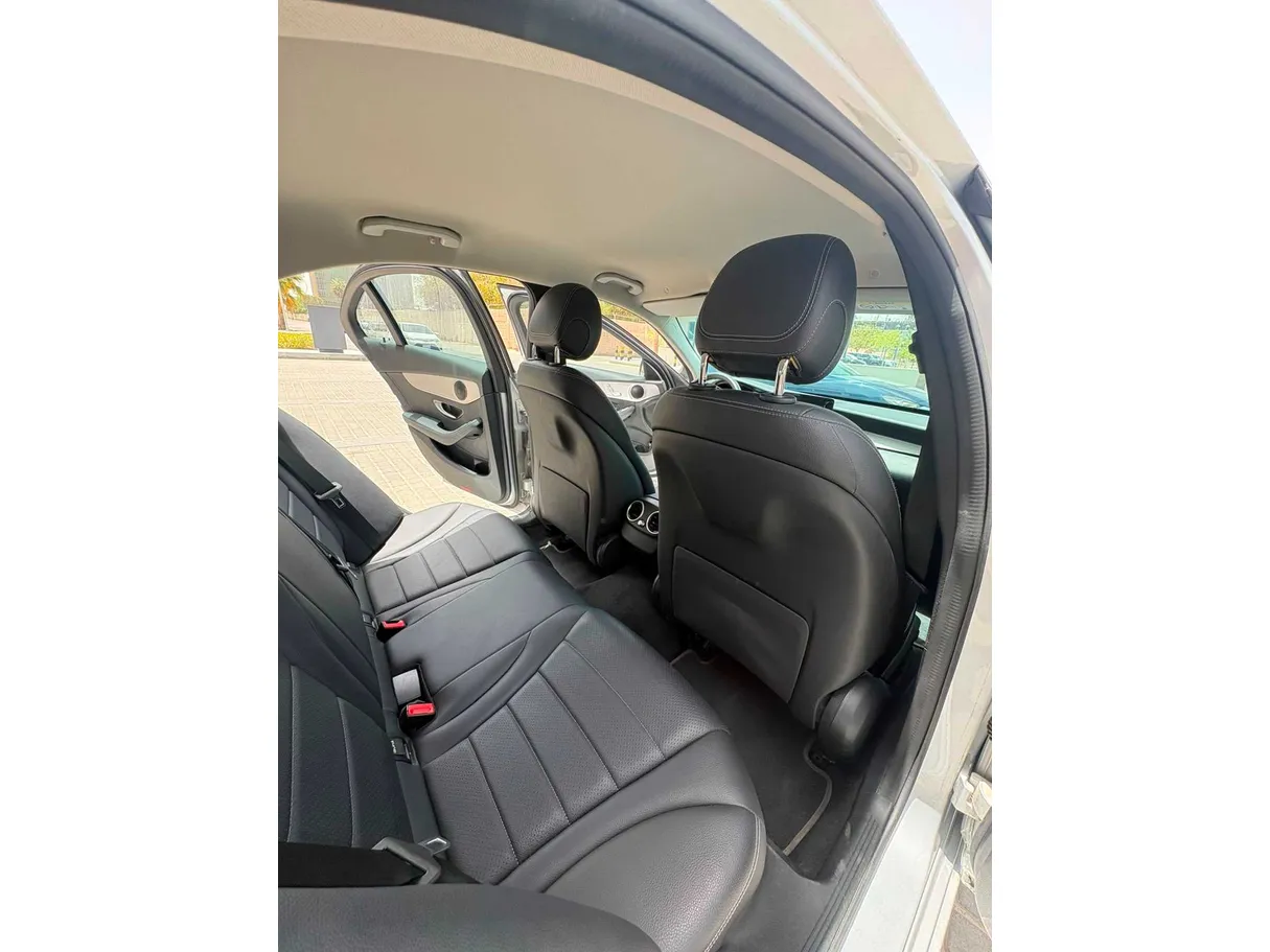 Car image 24
