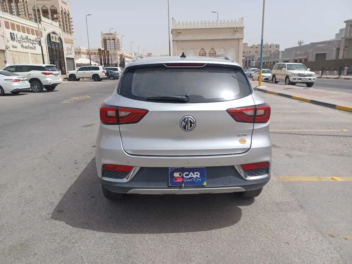 Car image 6
