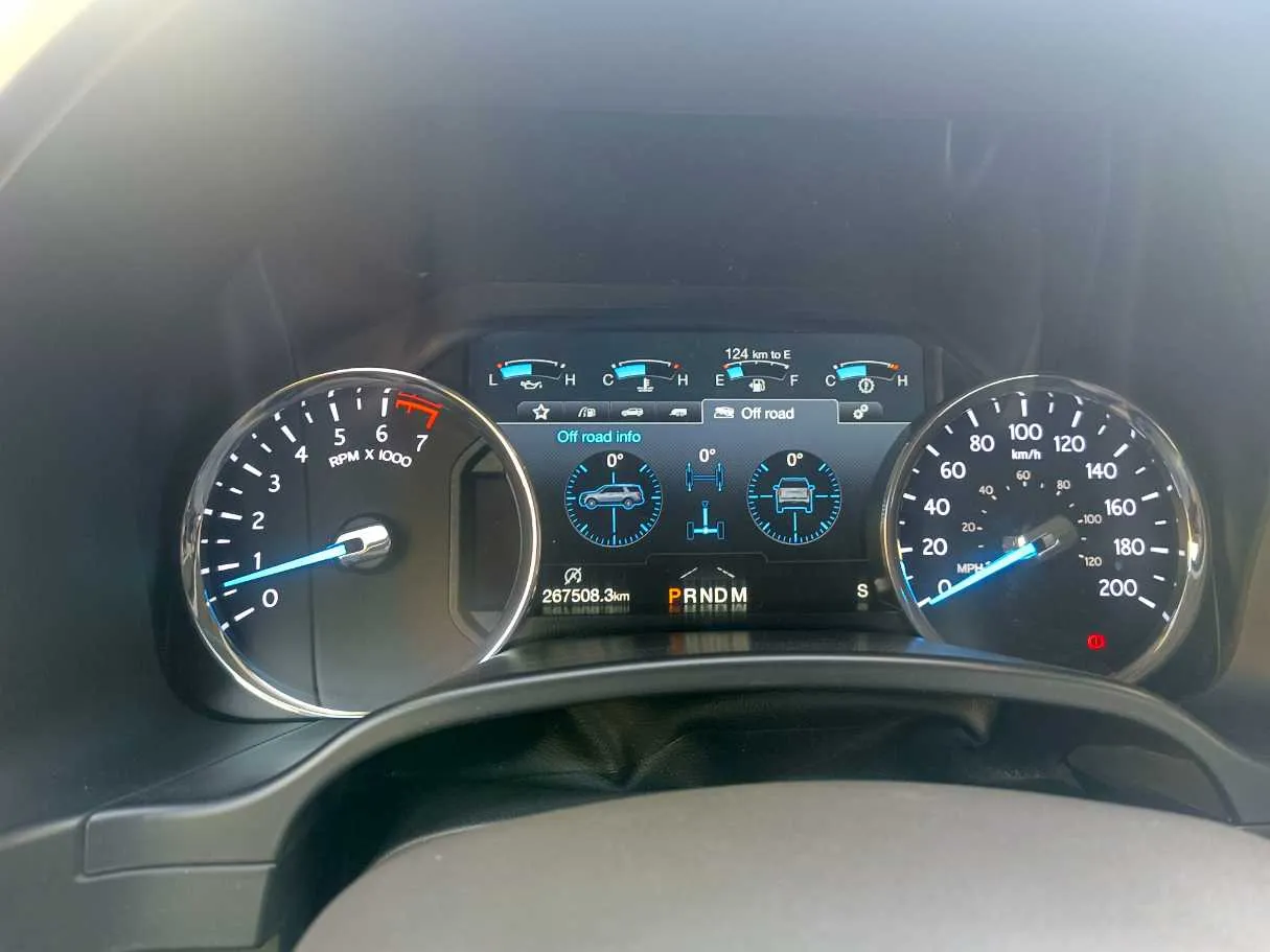 Car image 25