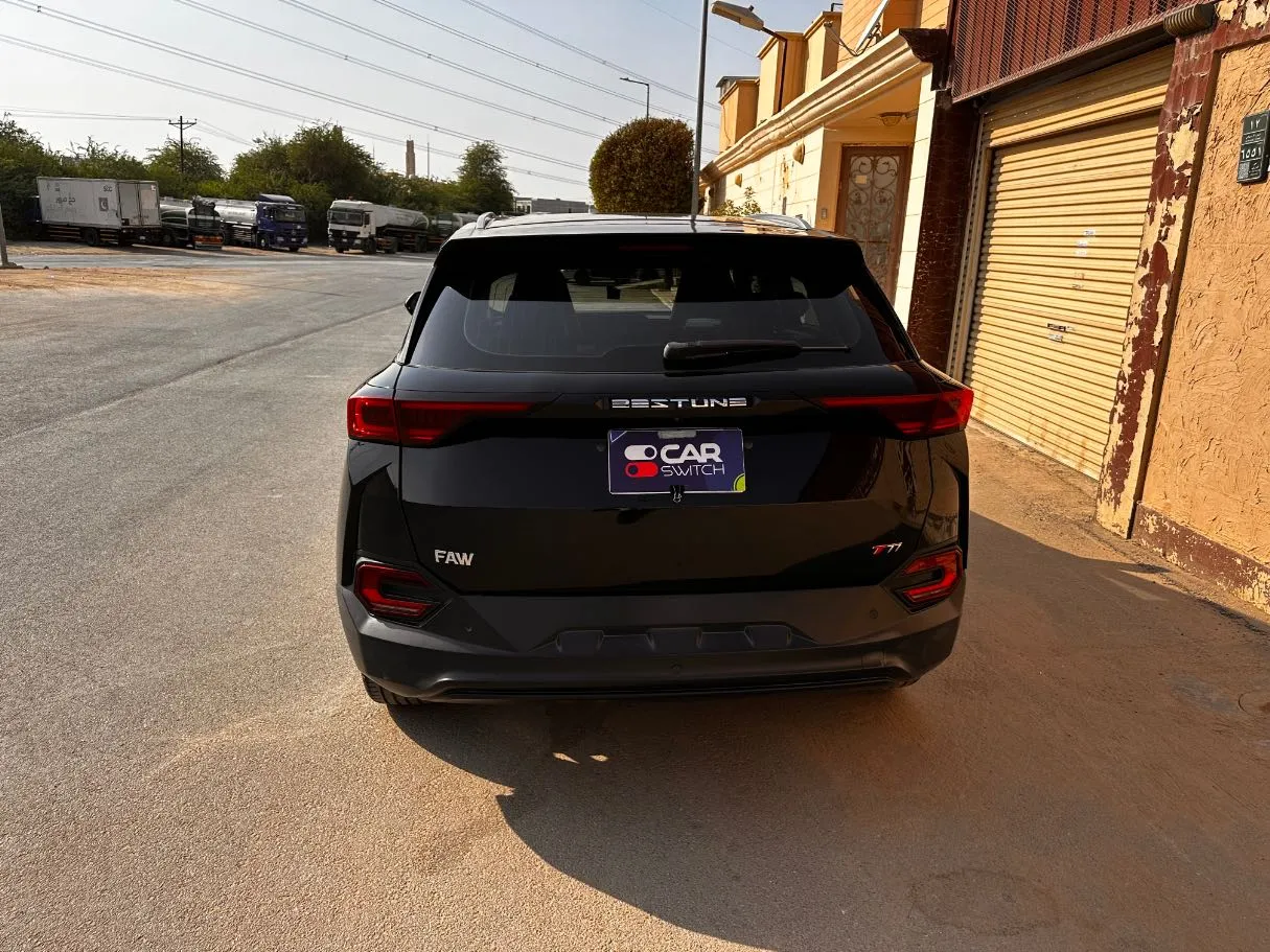 Car image 6