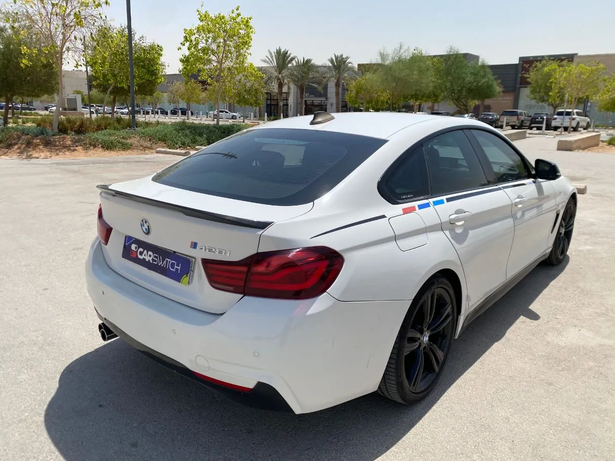 Car image 5