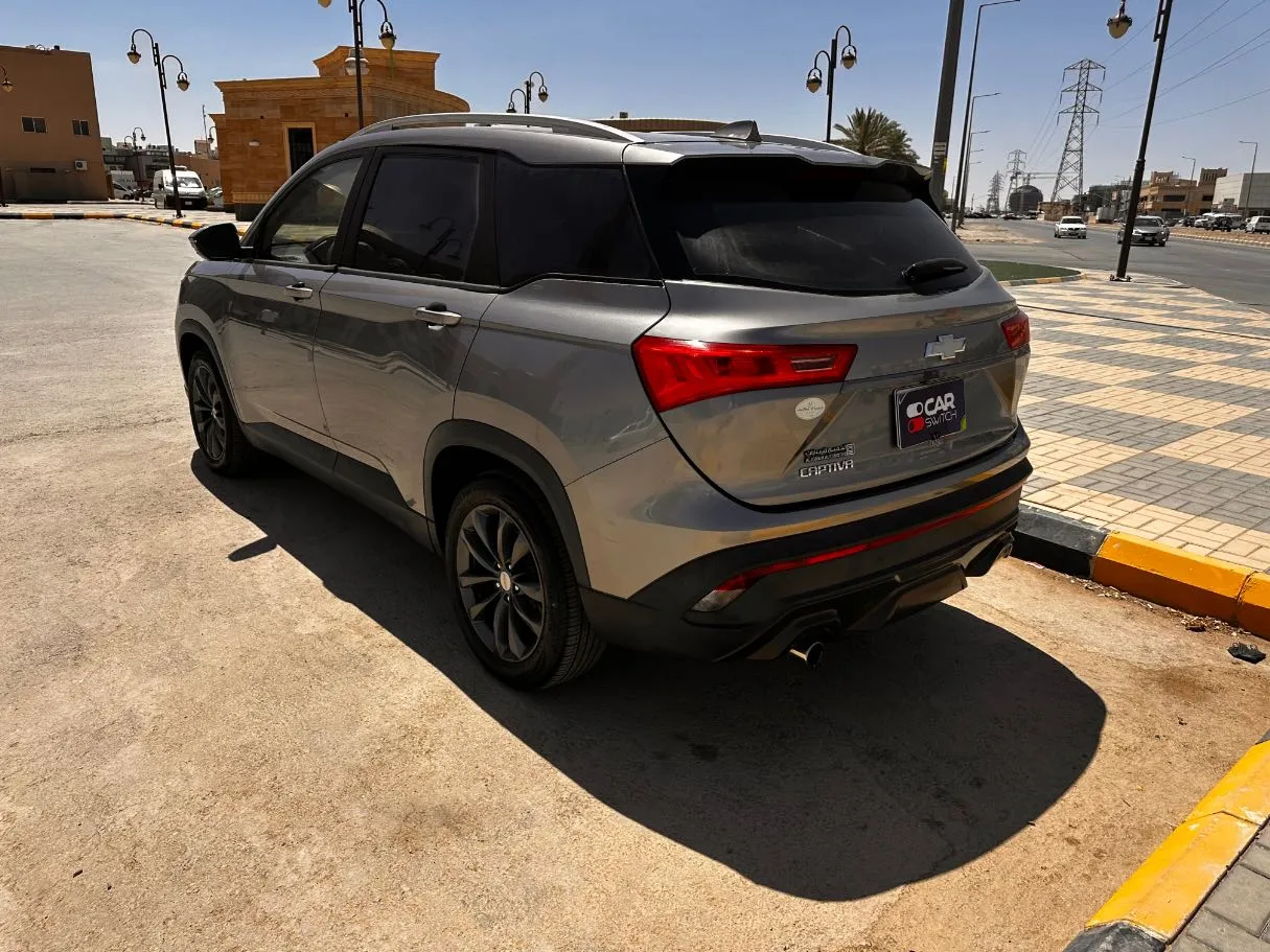 Car image 7