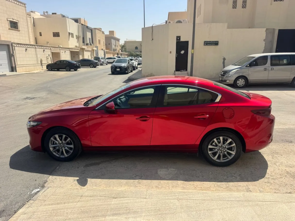 Car image 8