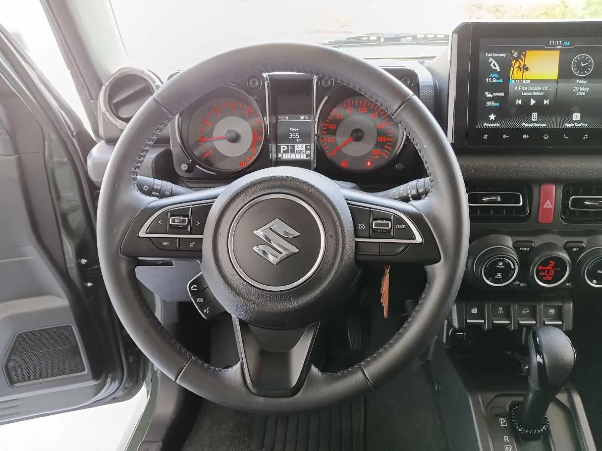Car image 17