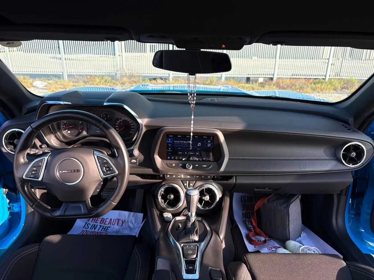 Car image 15