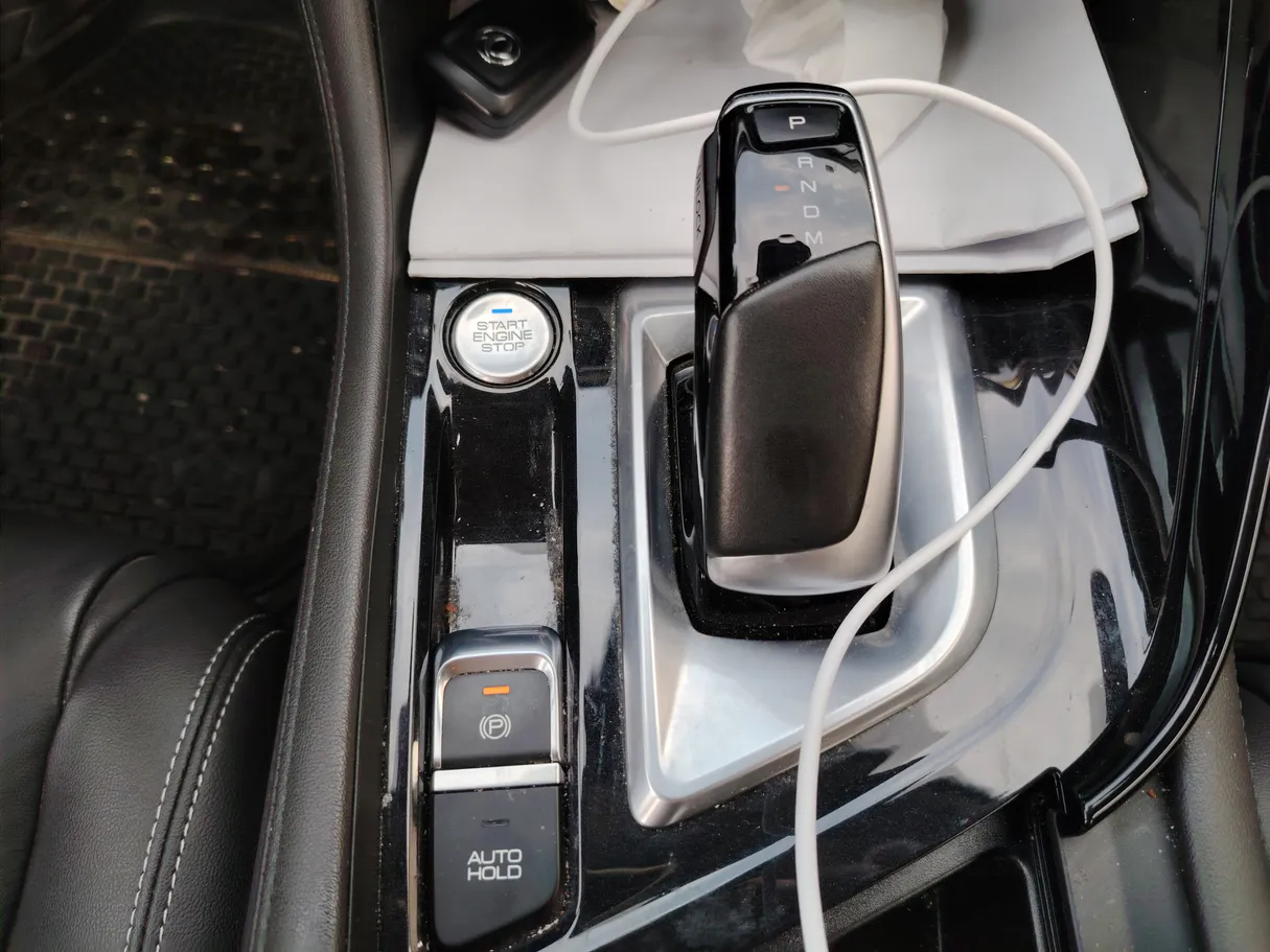 Car image 15
