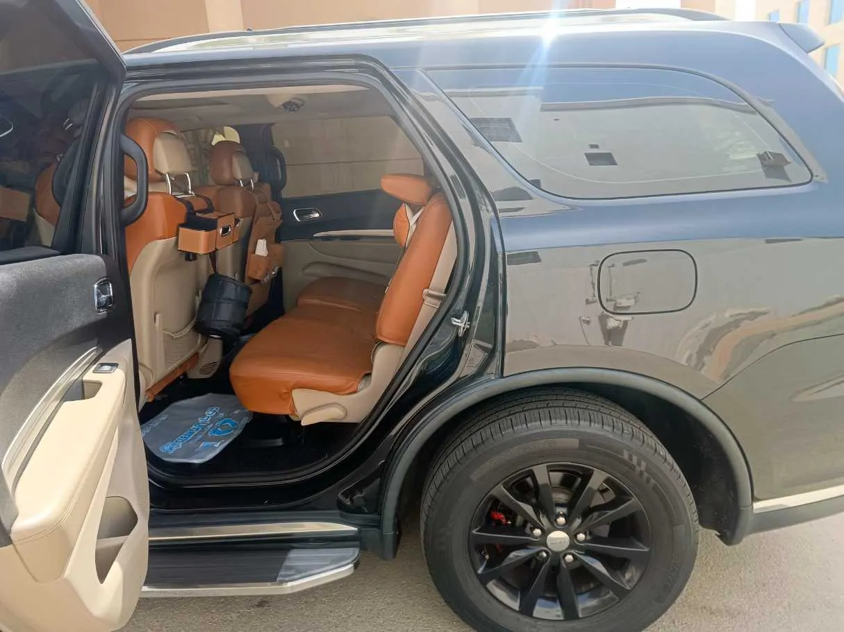 Car image 16