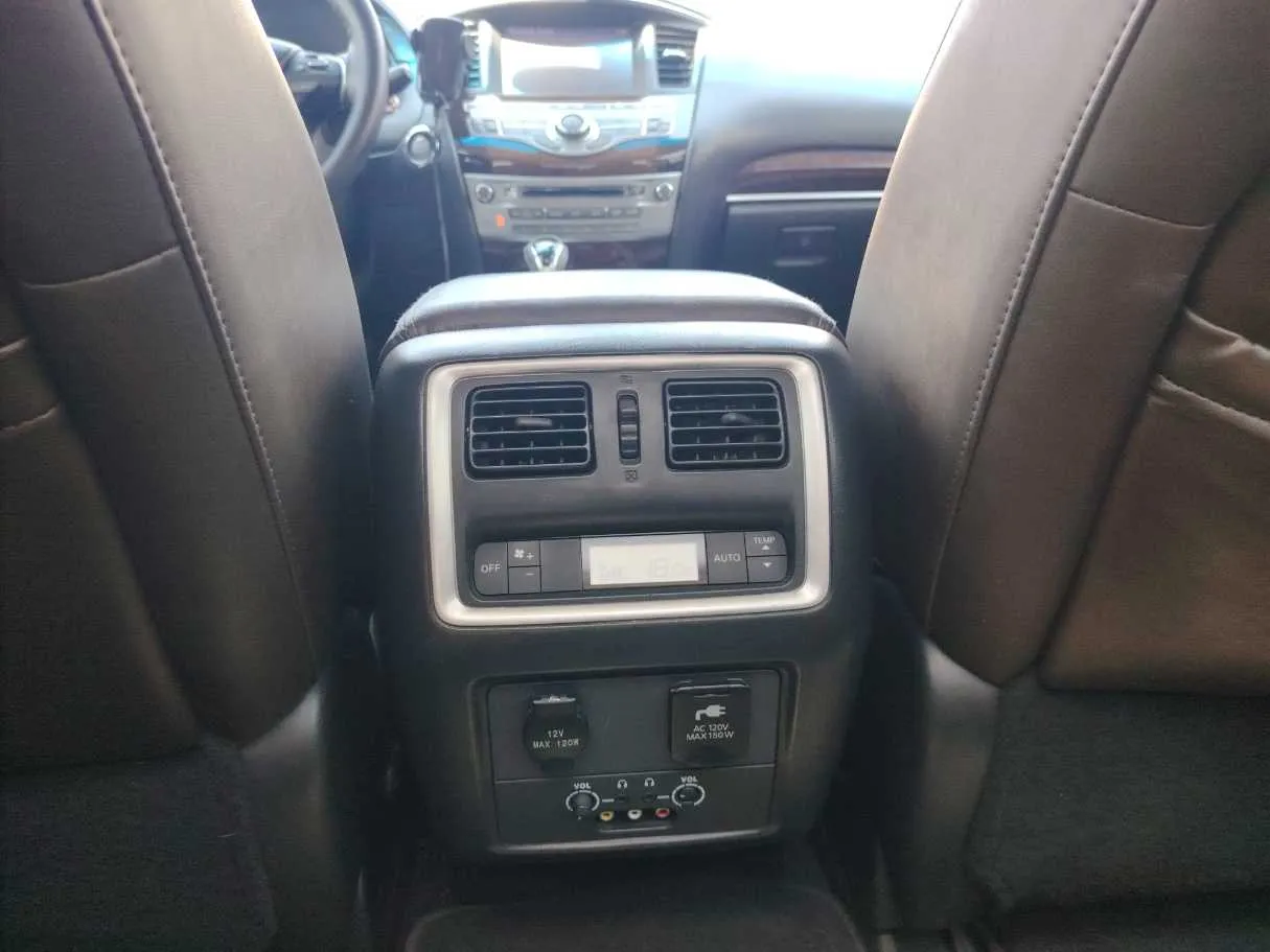 Car image 40