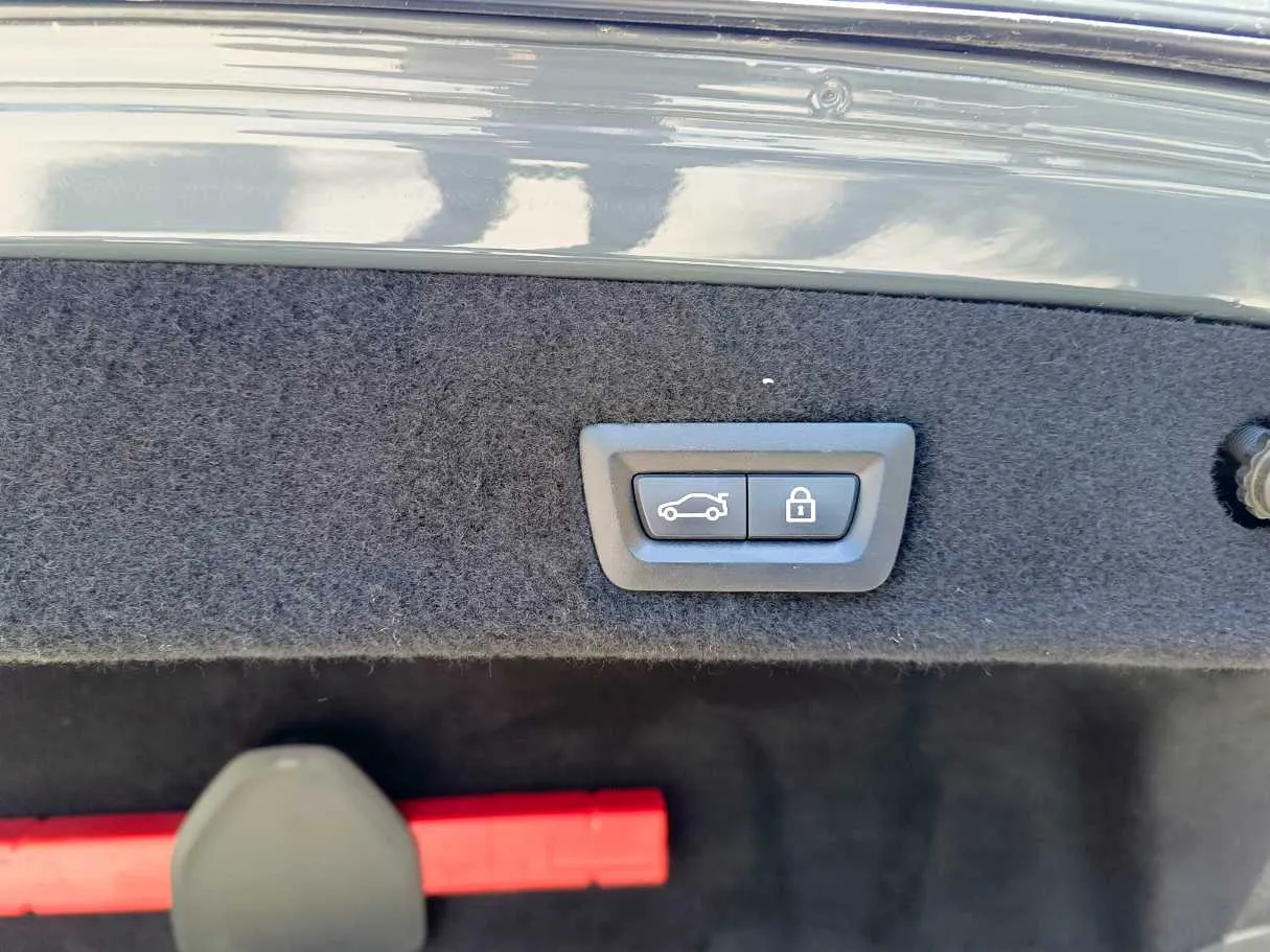 Car image 39