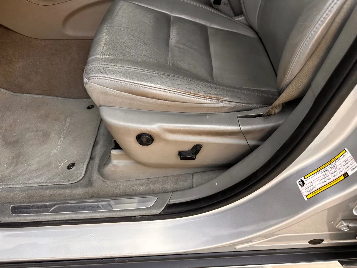 Car image 26