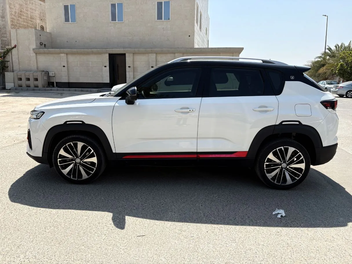 Car image 8