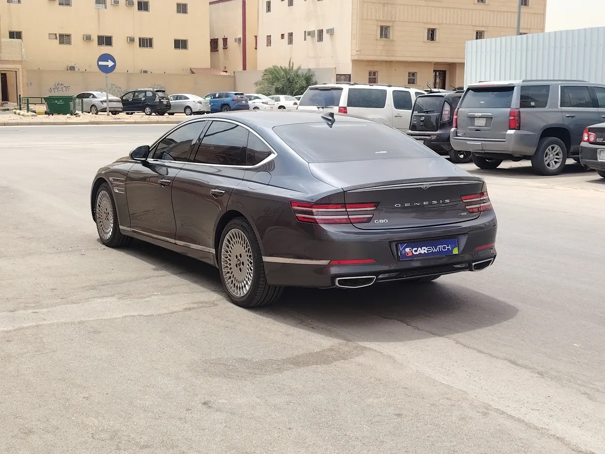 Car image 7