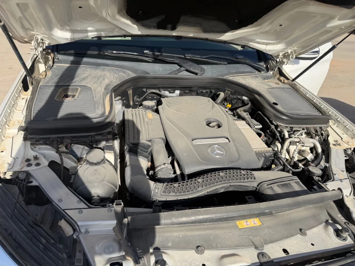 Car image 30