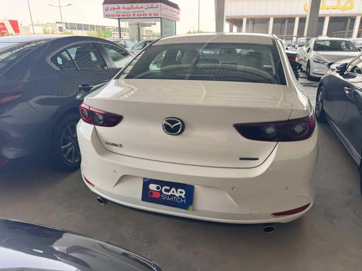 Car image 5