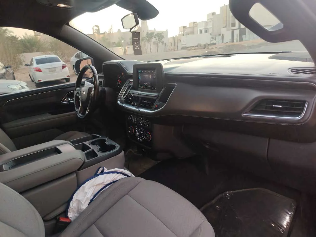 Car image 16