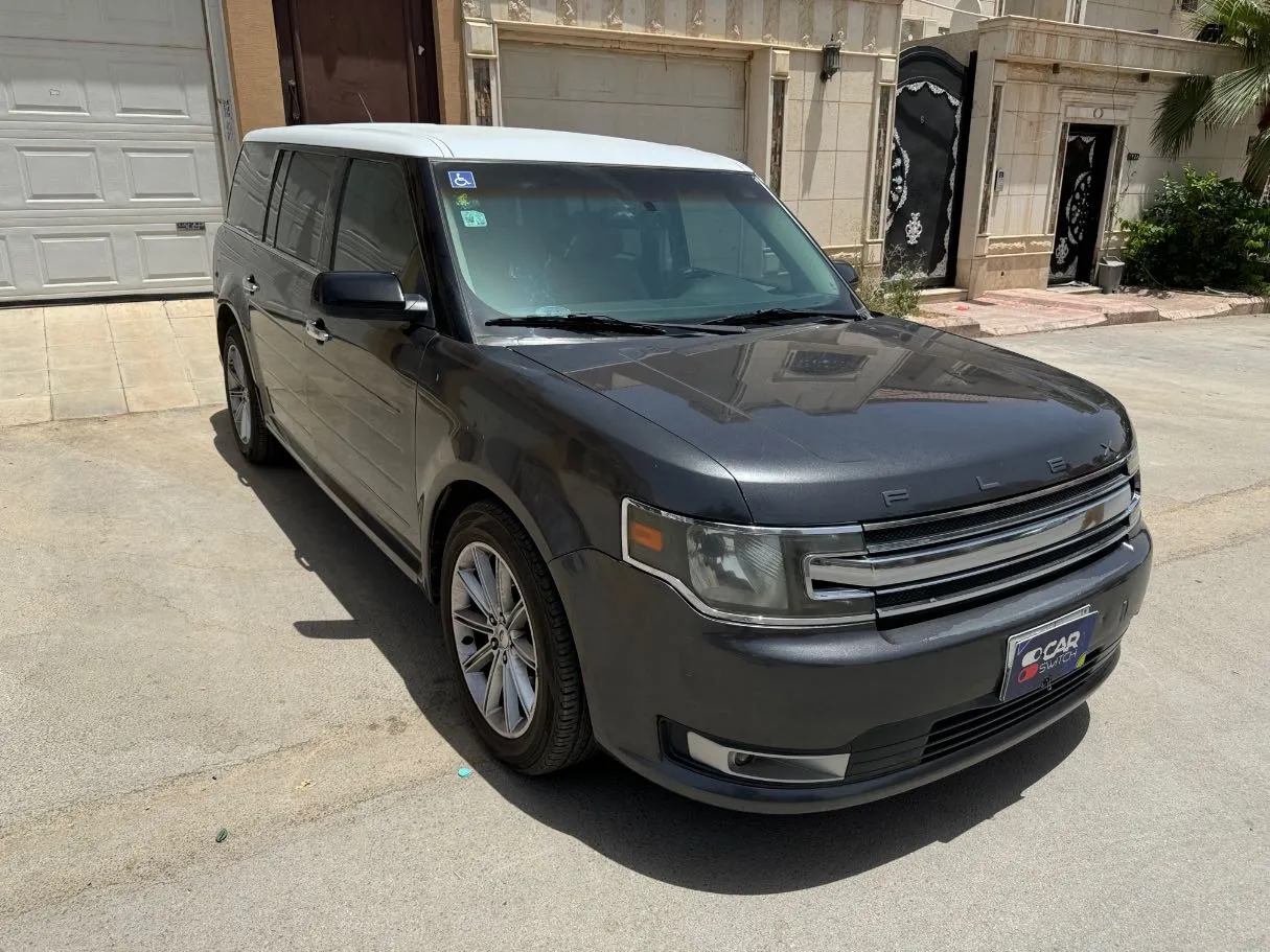 Car image 3