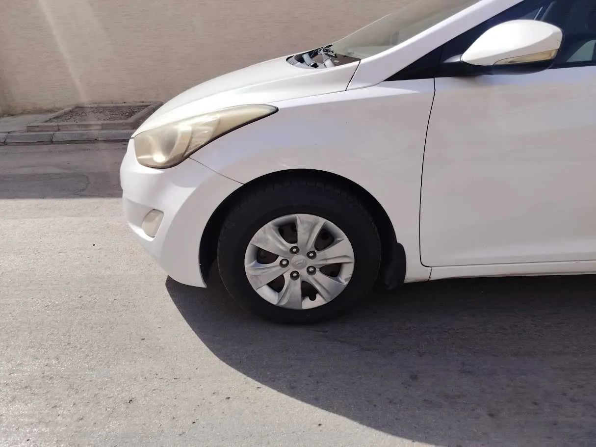 Car image 8